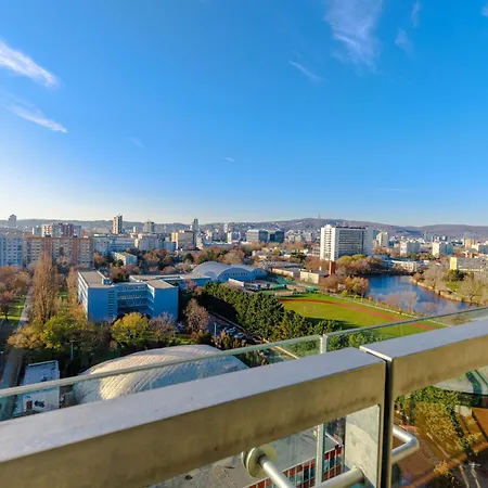 Sunny With Amazing Terrace On The 13th Floor Near Center * براتسيلافا